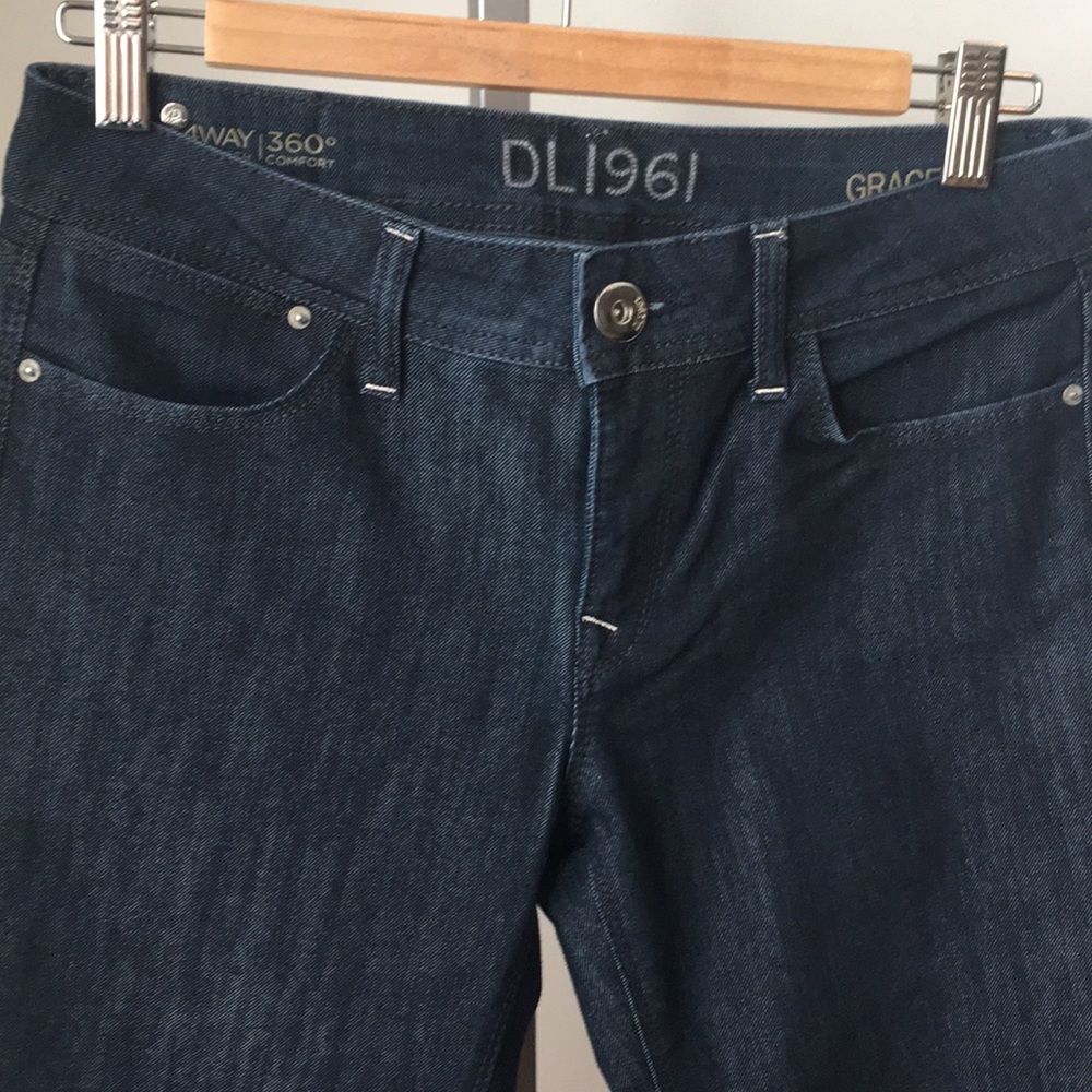 🌸 NEW ITEM - Dl1961 Grace straight leg